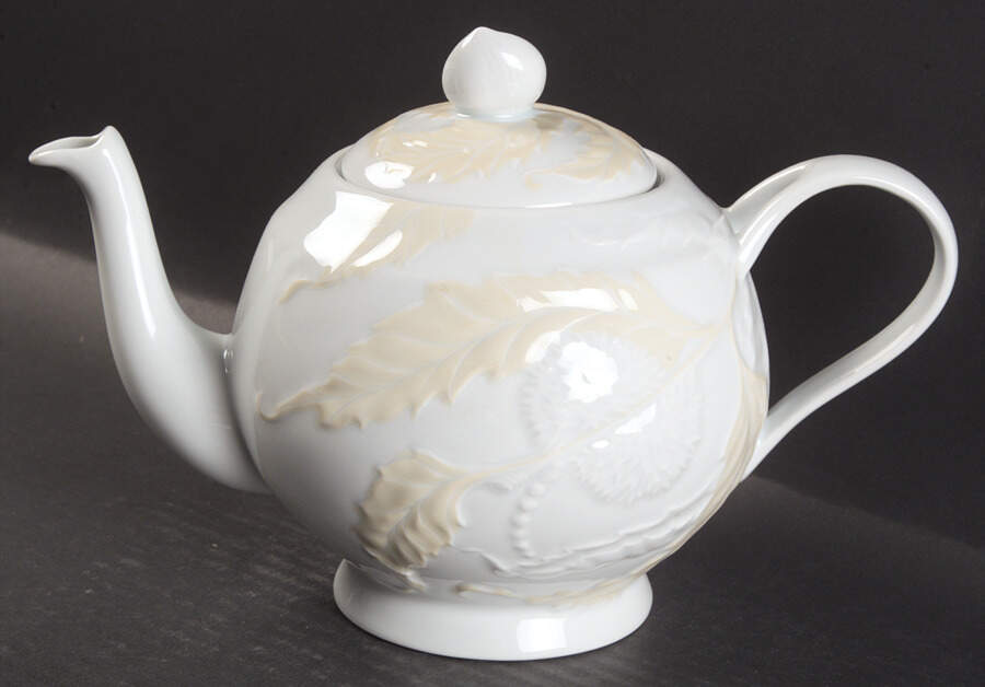 Promenade Tan (Ivoire) Teapot & Lid by Philippe Deshoulieres-1