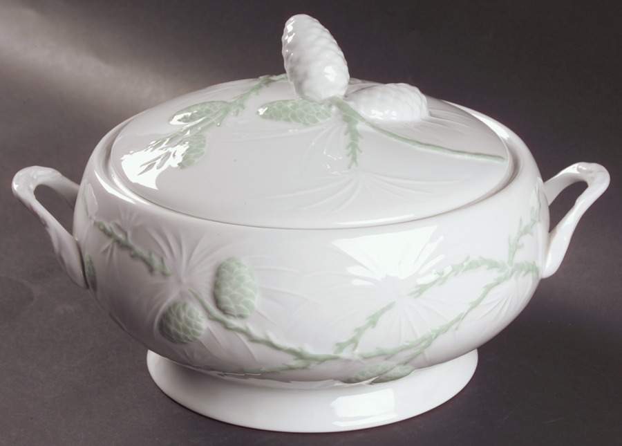 Promenade Green Tureen &  Lid by Philippe Deshoulieres-1