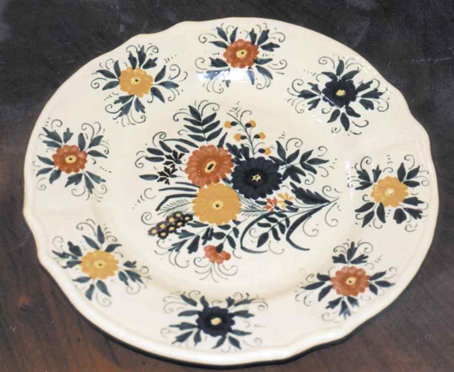 DER27 Luncheon Plate by Deruta (Italy)-1
