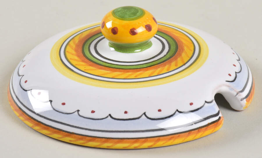 Raffaellesco (Scalloped) Lid for Parmesan Pot by Deruta (Italy)-1