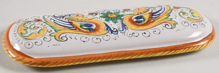 Raffaellesco (Scalloped) Lid for Trinket Box by Deruta (Italy)-1