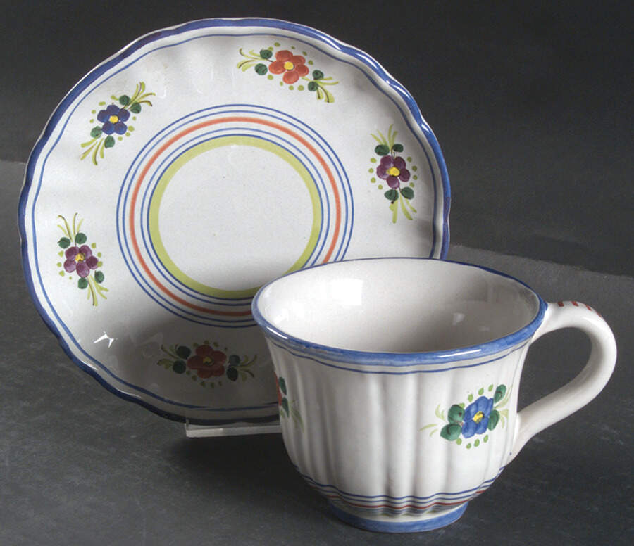 Garofano Footed Cup & Saucer Set by Deruta (Italy)-1