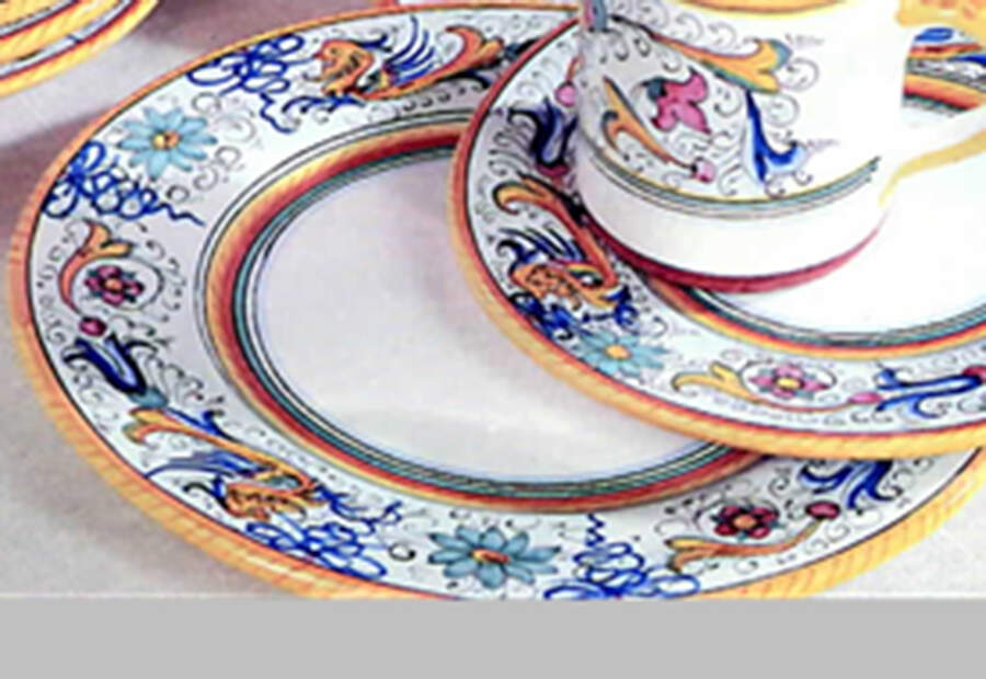 Raffaellesco (Smooth) Dinner Plate by Deruta (Italy)-1