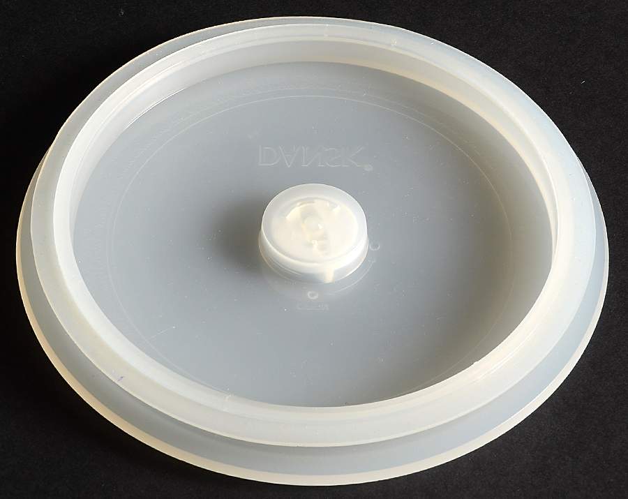 San Nicolo 7" Storage Ceramic Bowl Plastic Lid by Dansk-1