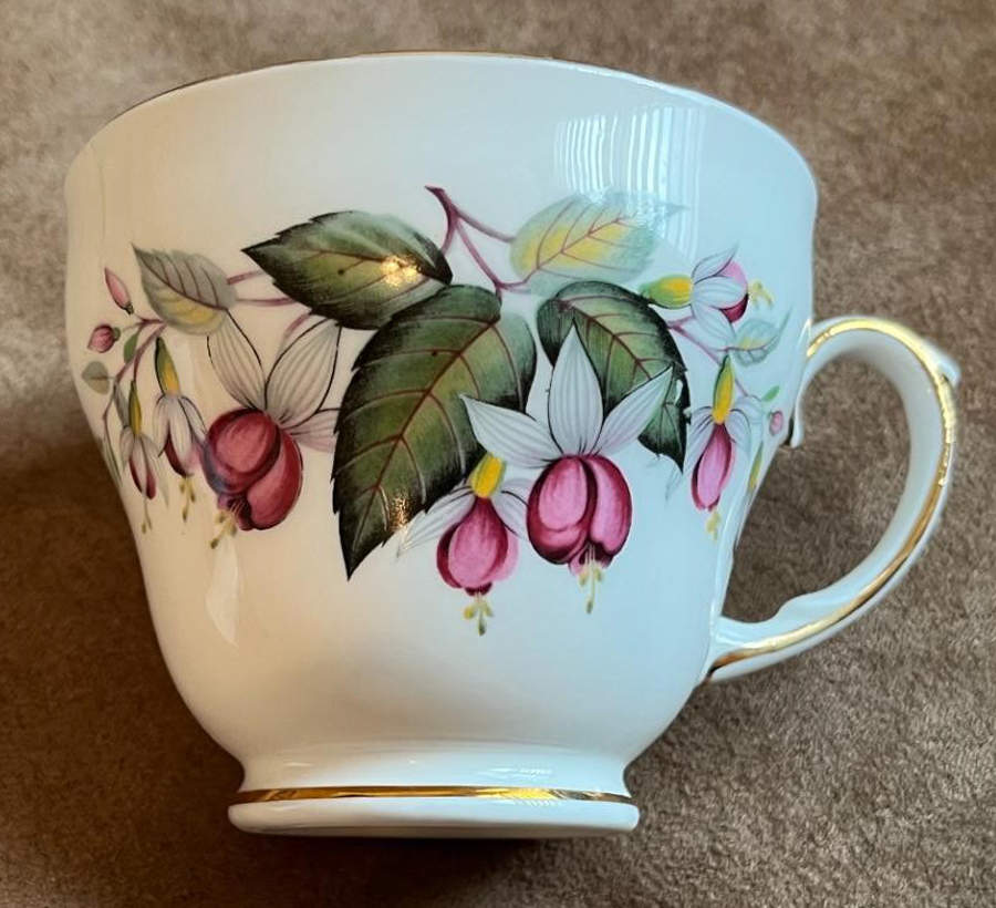 DUC21 Footed Cup by Duchess-1