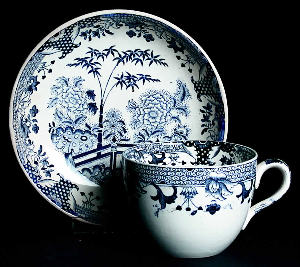 DAV11 Flat Cup & Saucer Set by Davenport-1