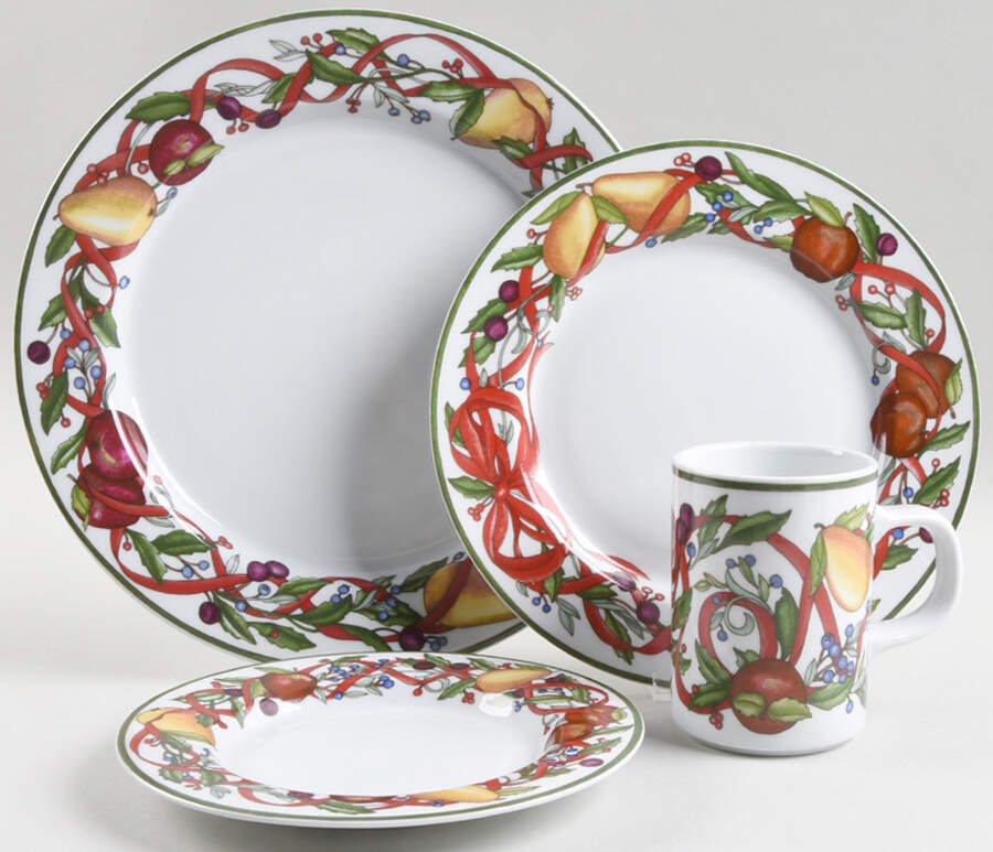 Holiday Harvest 32 Piece Estate Set by Dansk-1