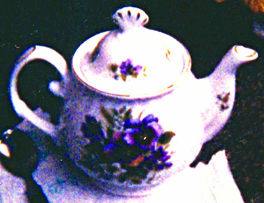 Olde England Teapot & Lid by Duchess-1