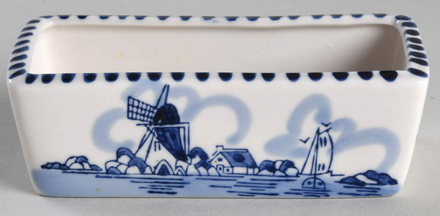 Delft Blue Figural Salt & Pepper Holder by Dutch American Import Company-1