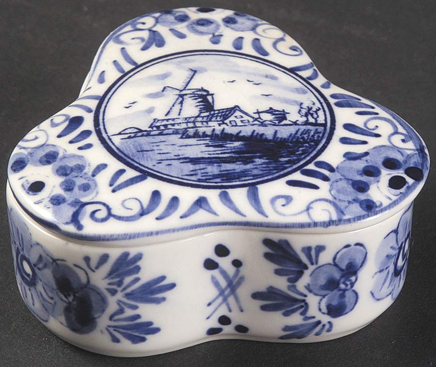 Delft Blue Small Trinket Box & Lid by Dutch American Import Company-1