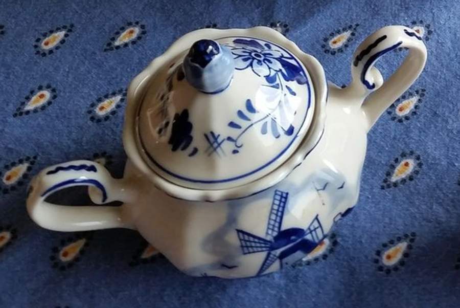 Delft Blue Mini Sugar Bowl & Lid by Dutch American Import Company-1