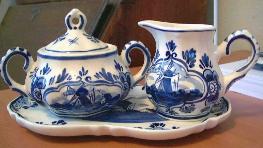 Delft Blue Creamer & Sugar with Lid & Tray Set by Dutch American Import Company-1