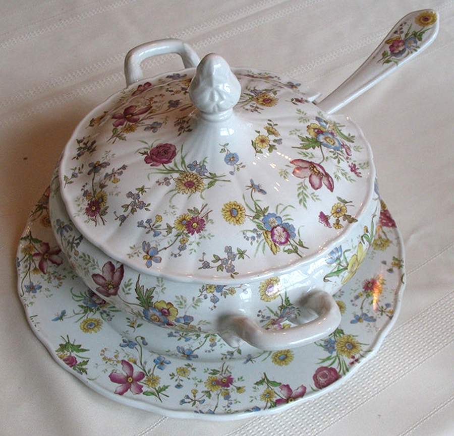 DIS12 Tureen & Lid w/Ladle by Diamondstone-1