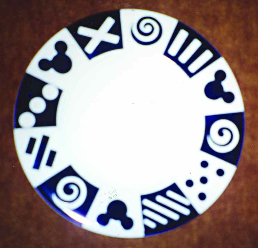 DIN45 Dinner Plate by Disney-1