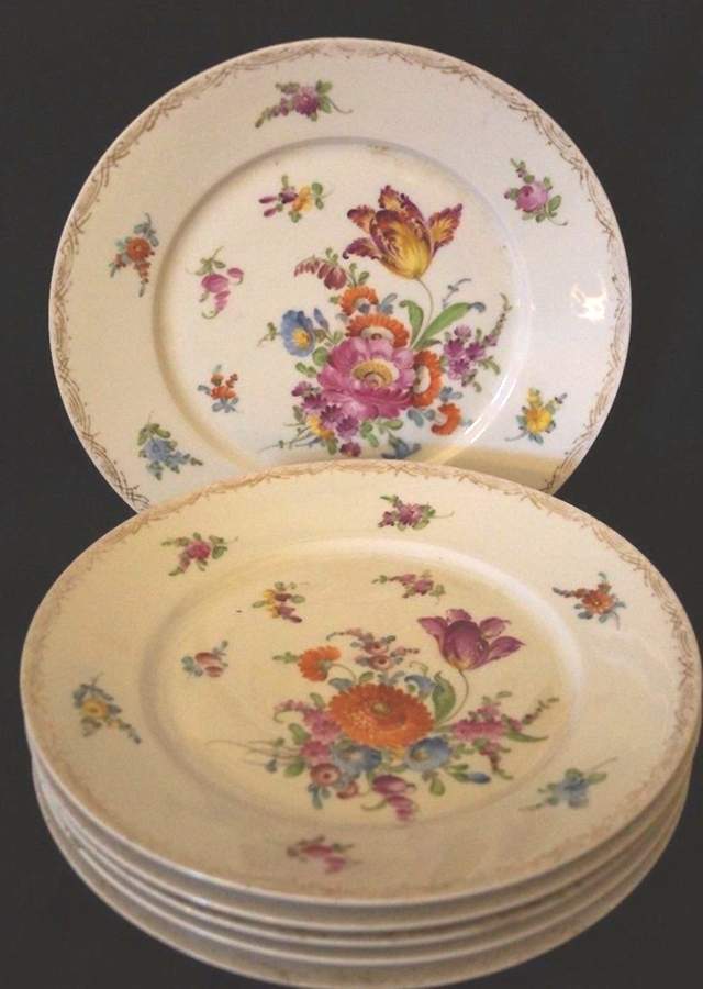 DRE72 Dinner Plate by Dresden (German)-1