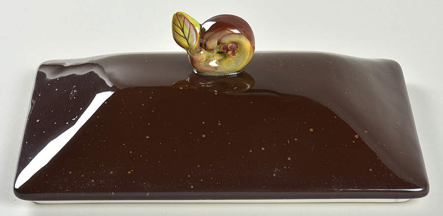 Chocolate Berries Lid for 3 Quart Rectangular Casserole by Demdaco-1
