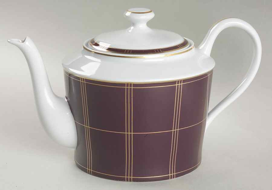 Balmoral Teapot & Lid by Philippe Deshoulieres-1