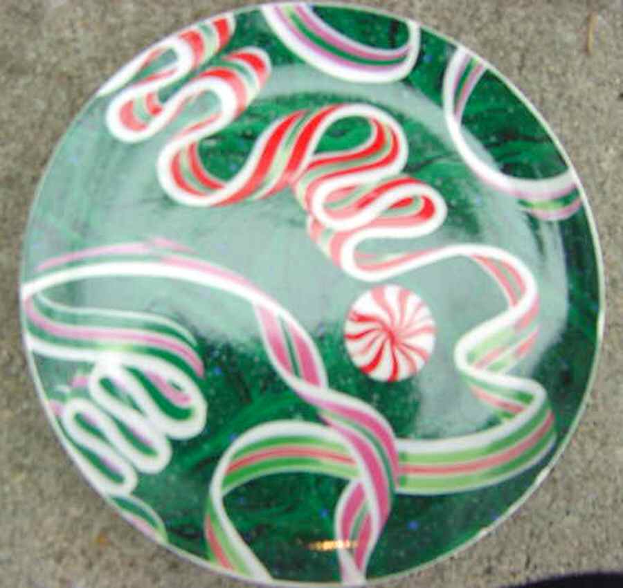 Ribbon Candy Dessert/Pie Plate by Department 56-1