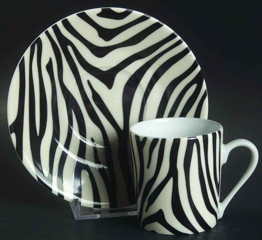 Lodge Flat Demitasse Cup & Saucer Set by Philippe Deshoulieres-1