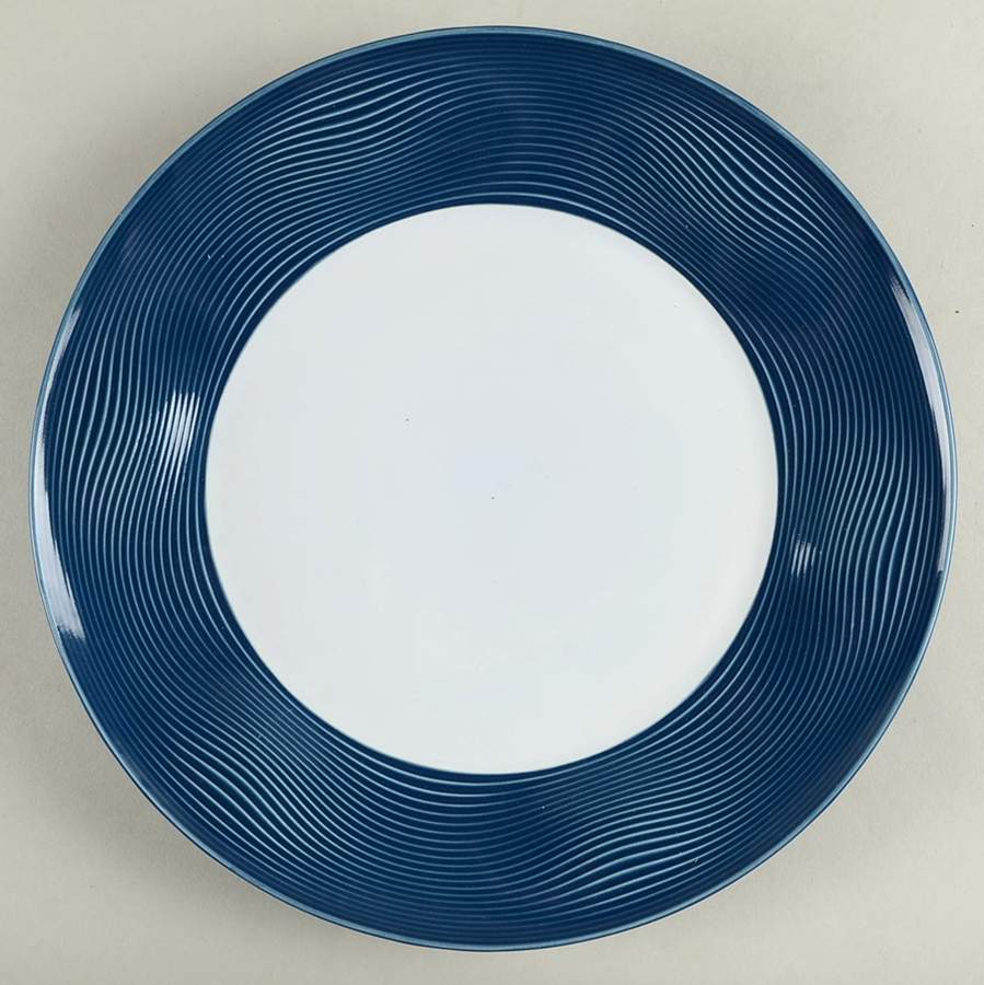 Topos Wave Dinner Plate by Dansk-1