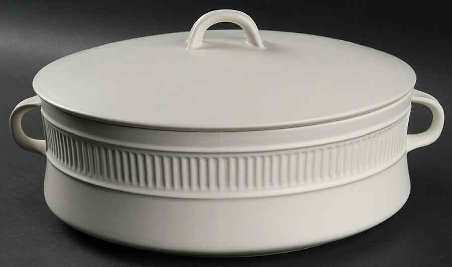 Flamestone Ivory 4 Quart Round Covered Casserole by Dansk-1