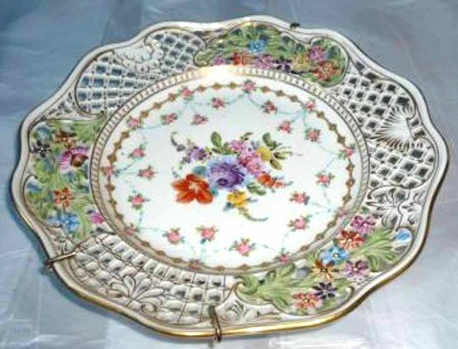 DRE99 Dinner Plate by Dresden (German)-1