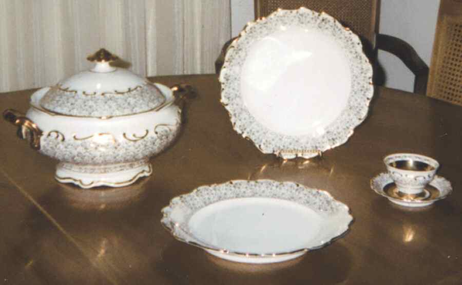 DRE104 9" Round Vegetable Bowl by Dresden (German)-1