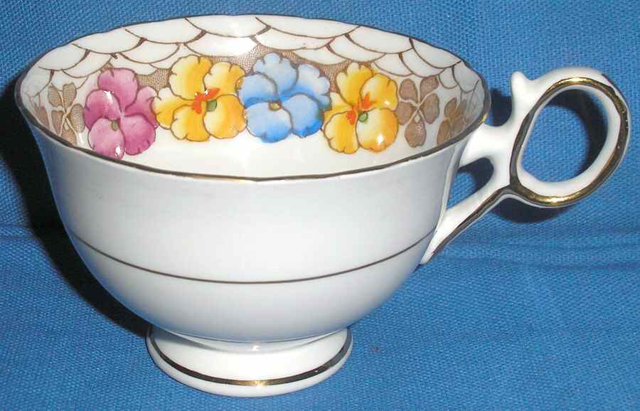 5173 Footed Cup by Delphine-1