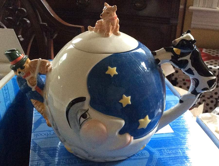 Storybook Village Figural Teapot & Lid by Department 56-1