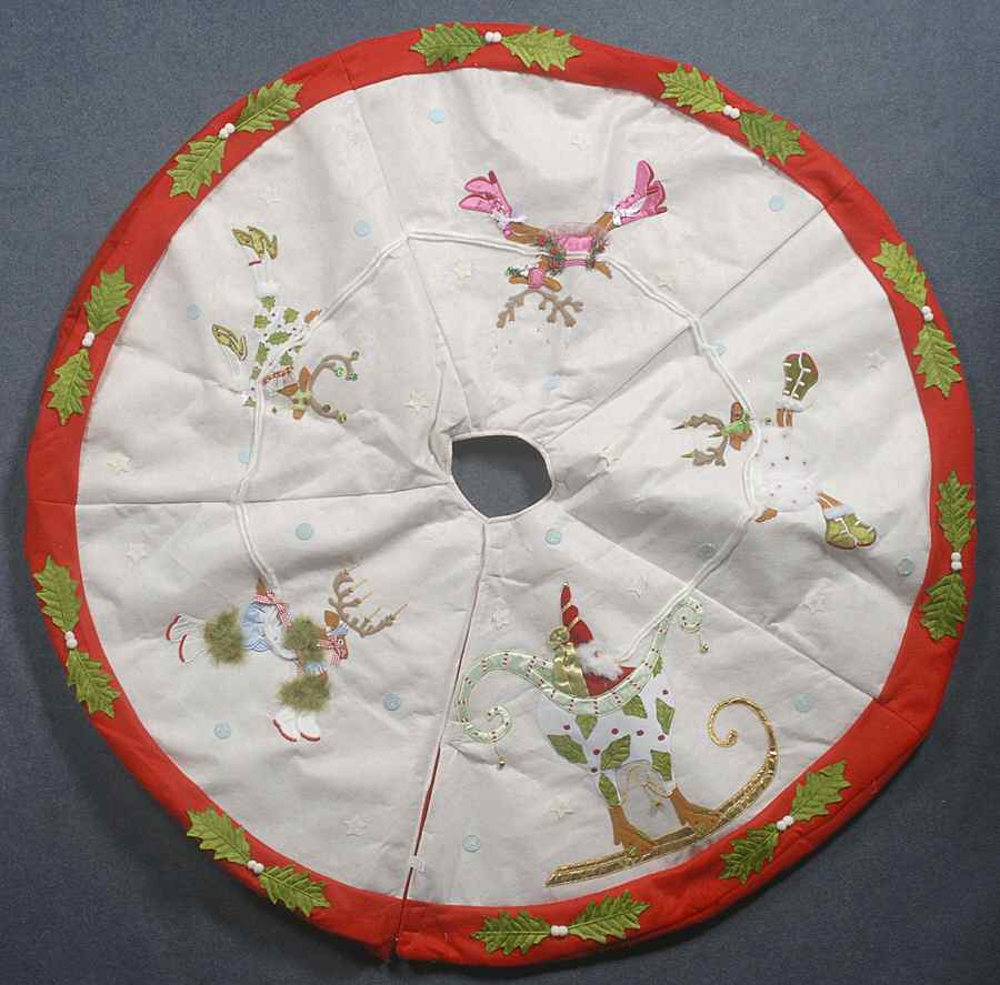 Dash Away Tree Skirt by Department 56-1