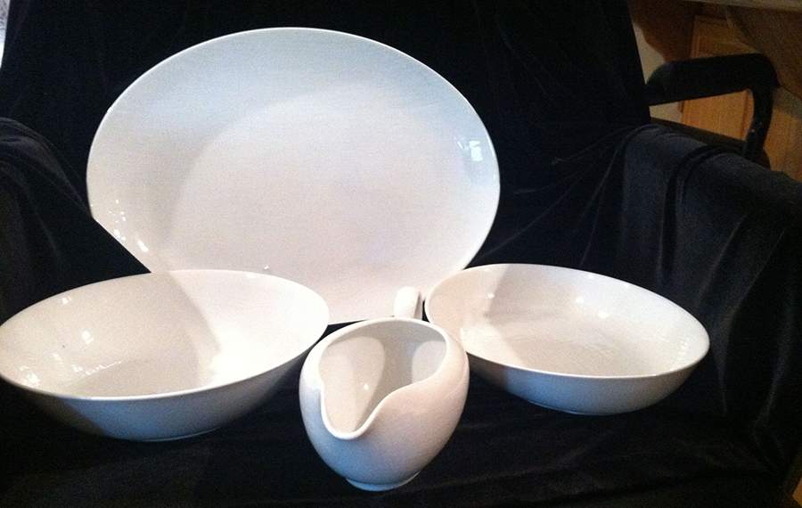 DOT17 Gravy Boat by Dorothy Thorpe-1