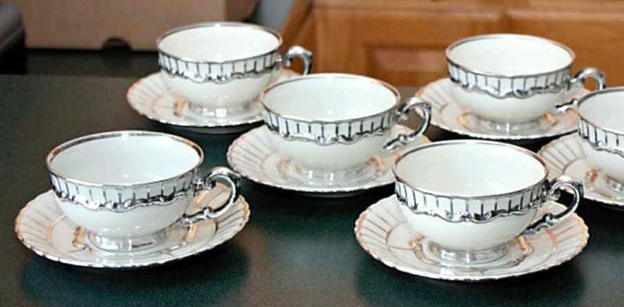 DEU3 Footed Cup & Saucer Set by Deusch & Co-1