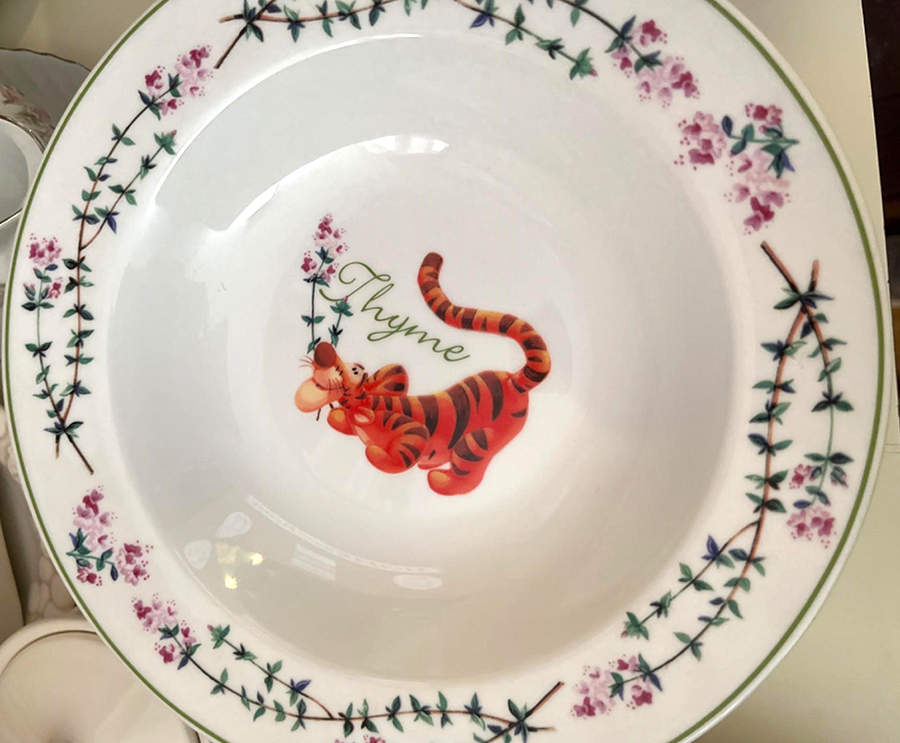 Winnie the Pooh (Floral Rim) Large Rim Soup Bowl by Disney-1