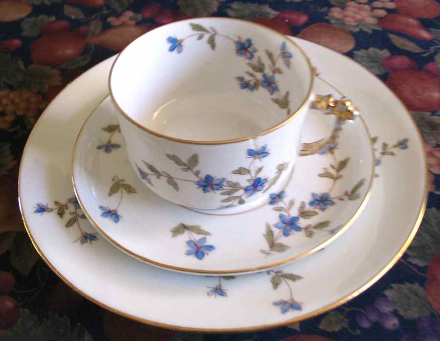DMT49 Footed Cup & Saucer Set by G Demartine-1