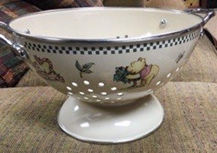 Winnie the Pooh (Leaf&Animal Rim) Metal Colander by Disney-1