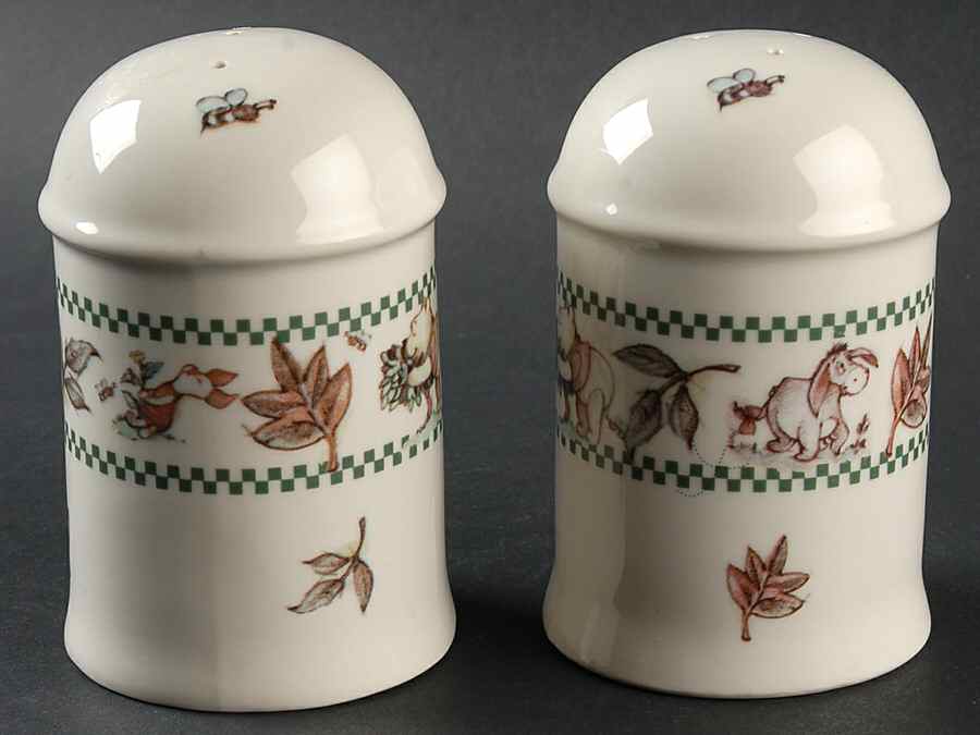 Winnie the Pooh (Leaf&Animal Rim) Oversized Salt & Pepper Set by Disney-1