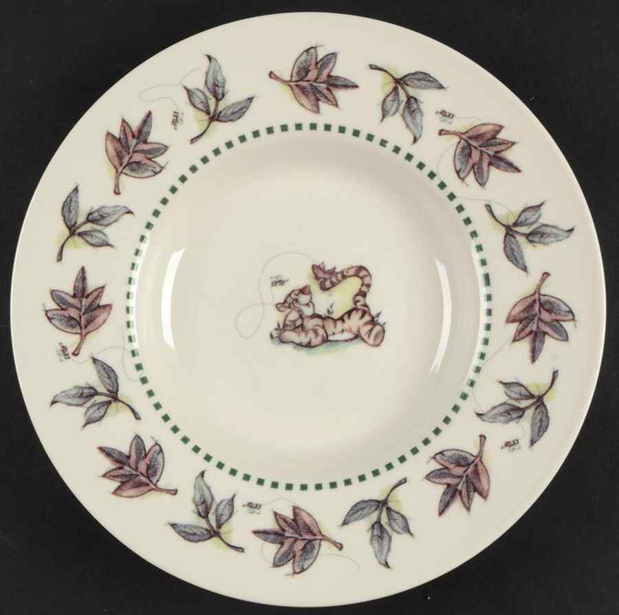 Winnie the Pooh (Leaf&Animal Rim) Luncheon Plate by Disney-1