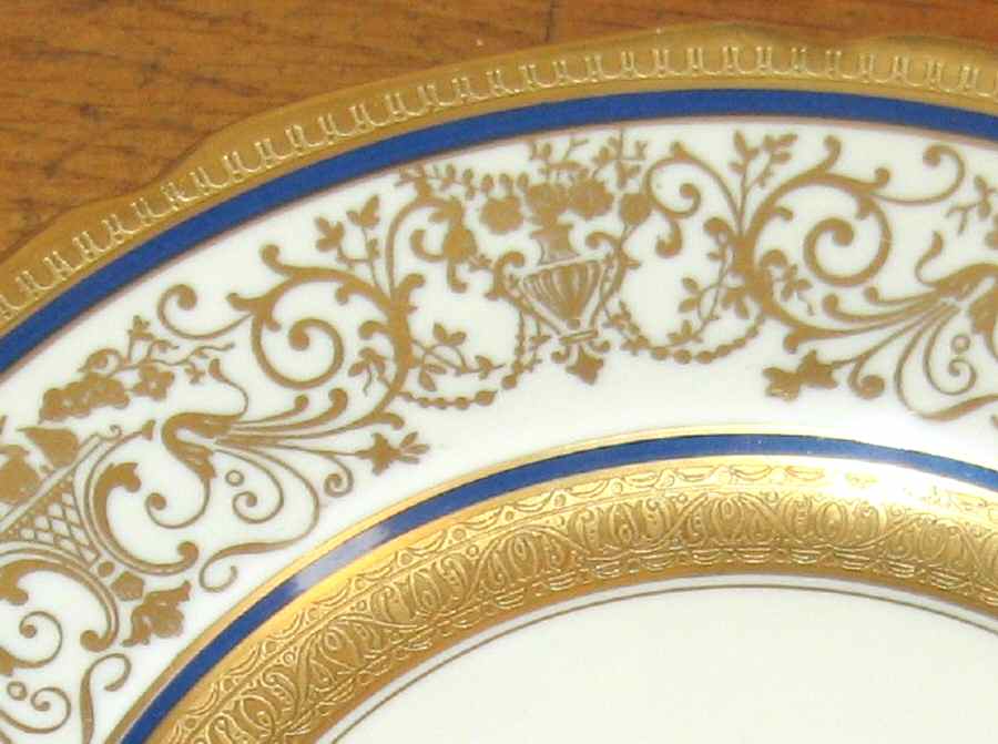 DDW10 Dinner Plate by Deluxe Decorating-1
