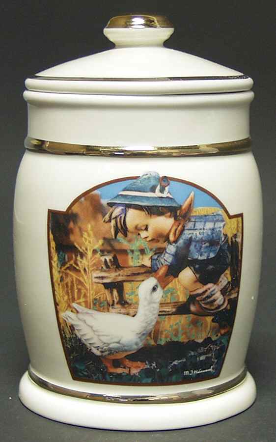 Hummel Collection Medium Canister & Lid with Seal Ring by Danbury Mint-1