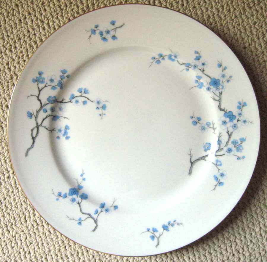 Notre Dame de Paris Salad Plate by Decors de France-1