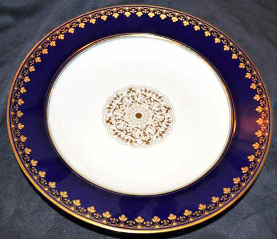 DOQ2 Luncheon Plate by Dore a Sevres-1