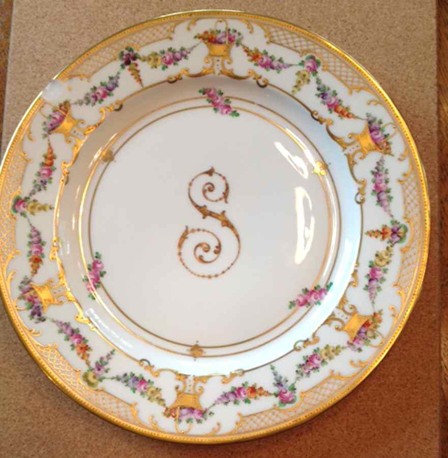 DRE132 Dinner Plate by Dresden (German)-1
