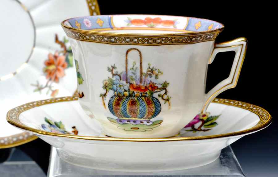 DMT57 Footed Cup & Saucer Set by G Demartine-1
