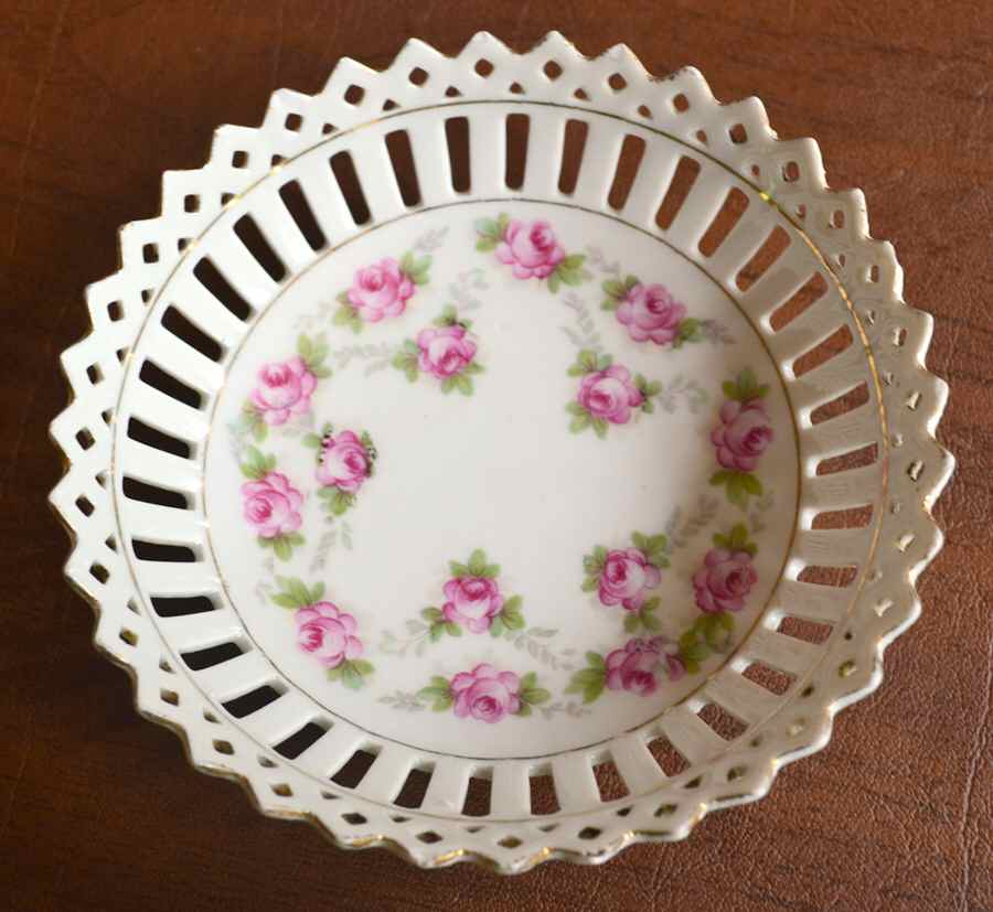 DRE137 Pierced Bon Bon by Dresden (German)-1