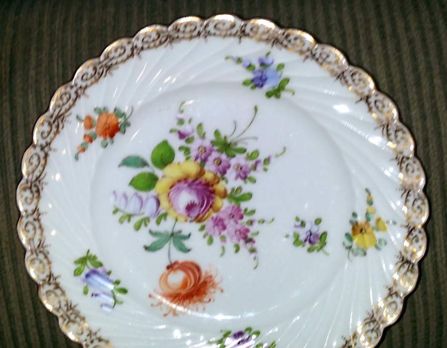 335-4 Dinner Plate by Dresden (German)-1