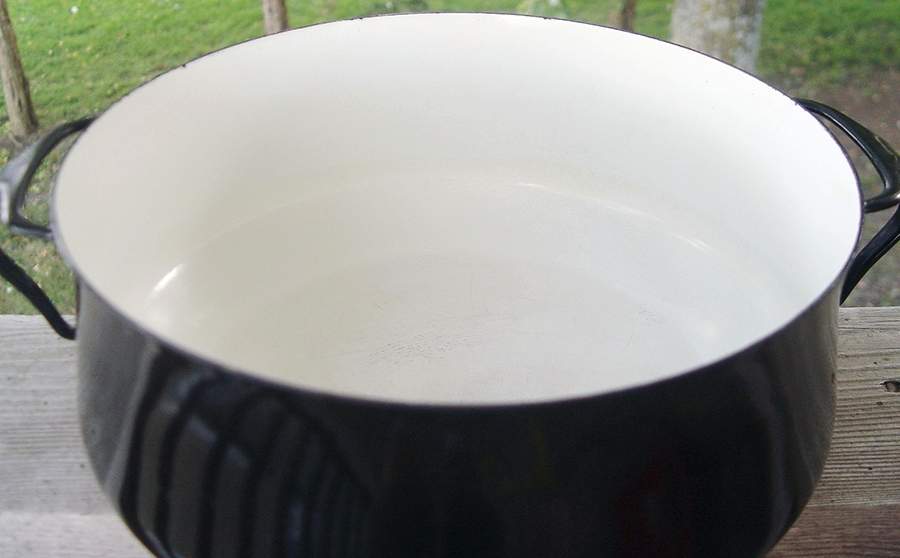 Kobenstyle (Black Outside and Bottom, White Inside 7 Quart Covered Metal Casserole, No Lid by Dansk-1