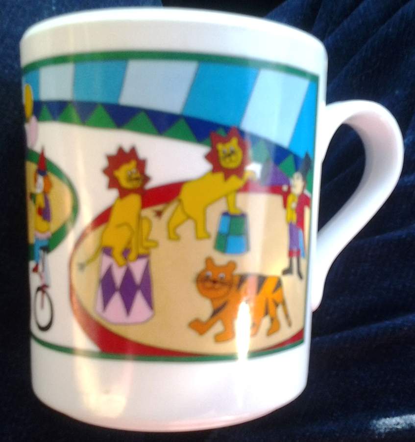 DAN172 Melmac/Melamine Child's Mug by Dansk-1