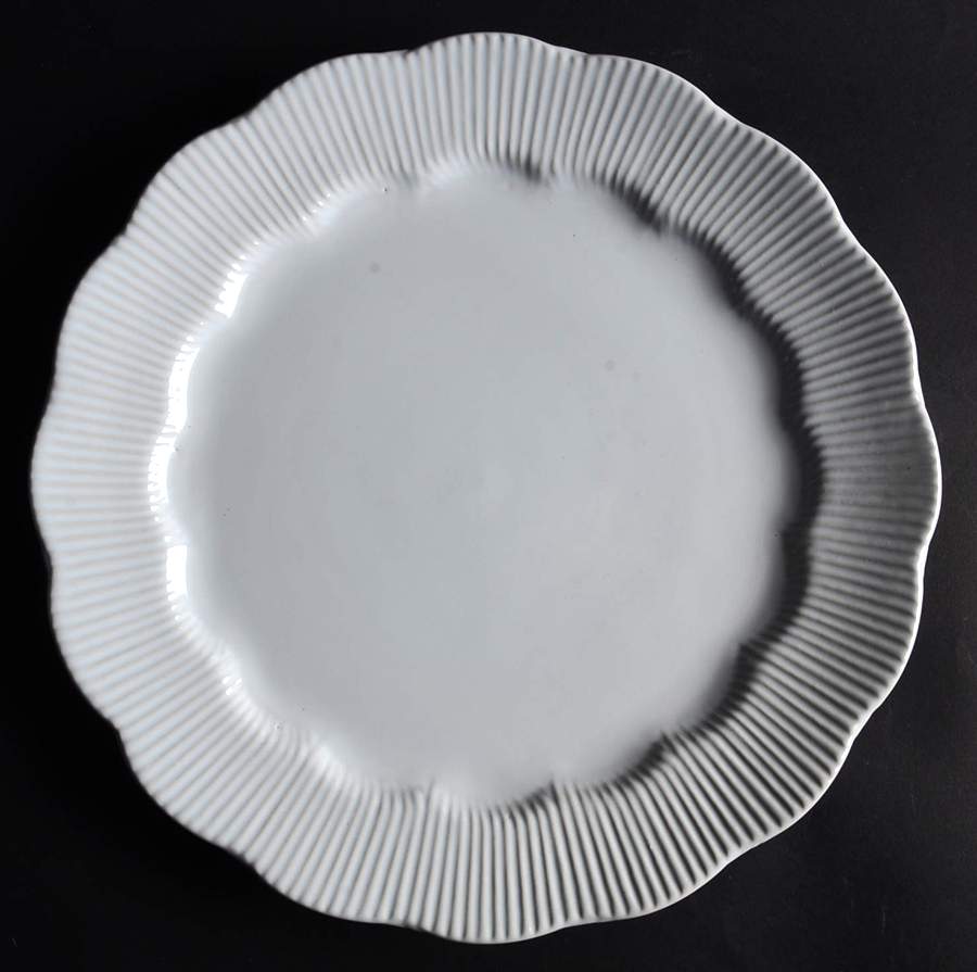 Serendra White Dinner Plate by David Tutera-1