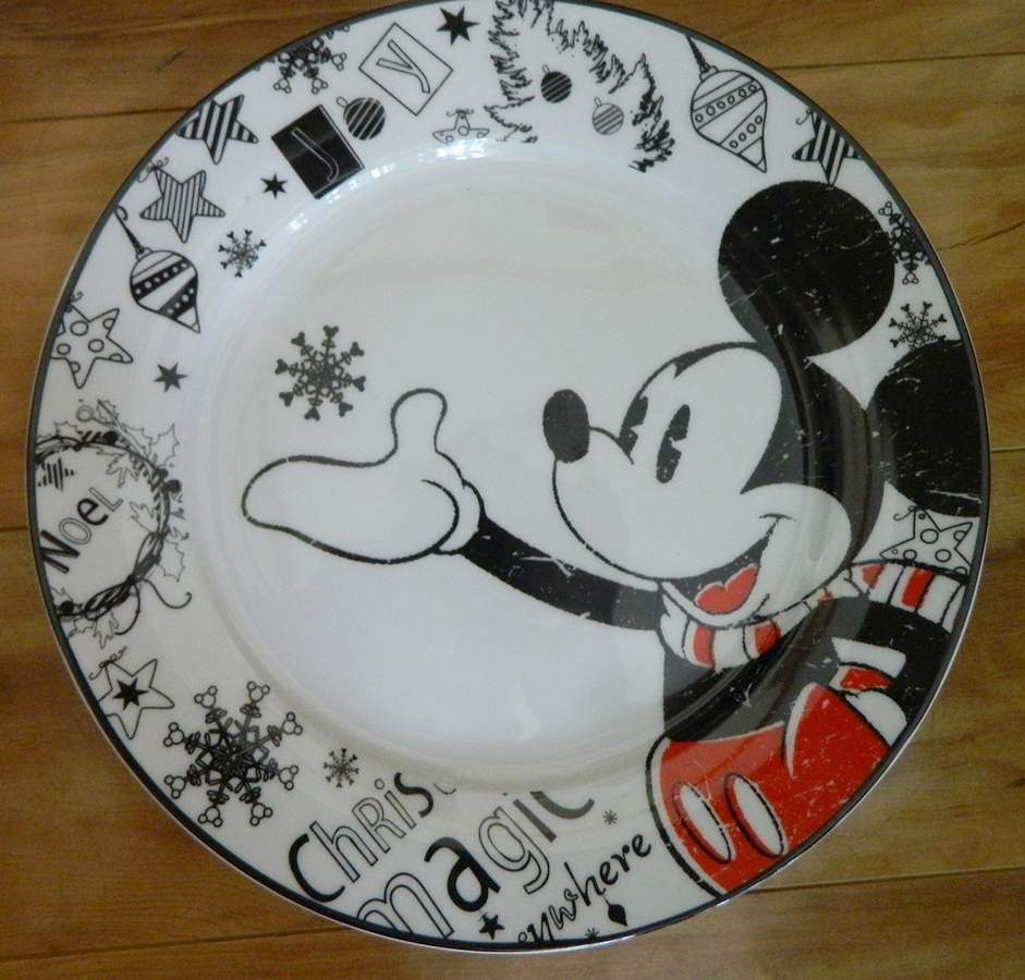 Mickey's Vintage Holiday Dinner Plate by Disney-1