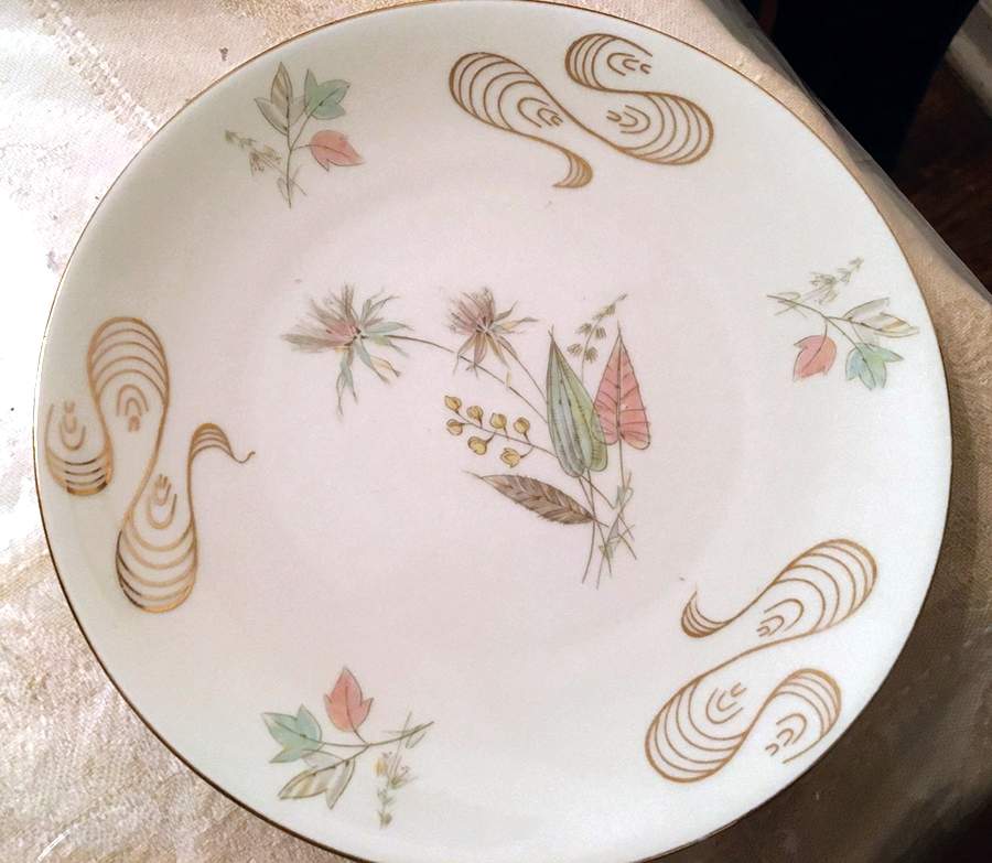 DWX8 Dinner Plate by D & R W-Bavaria-1